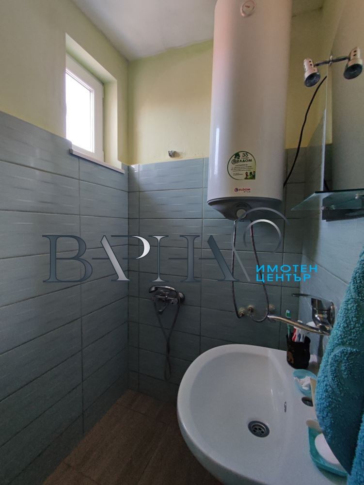 Етаж от къща - Добрич, област, гр.Генерал Тошево - 0