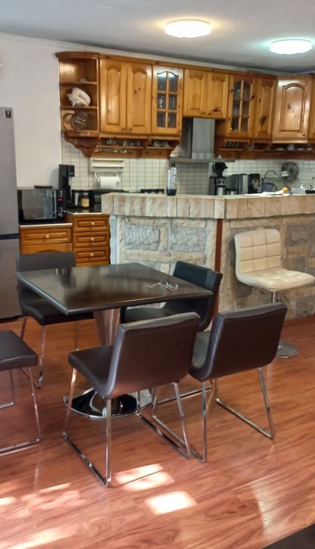 Продава Четиристаен Апартамент Тухлена Сграда - 0