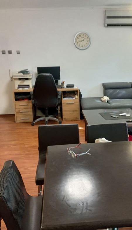 Продава Четиристаен Апартамент Тухлена Сграда - 0