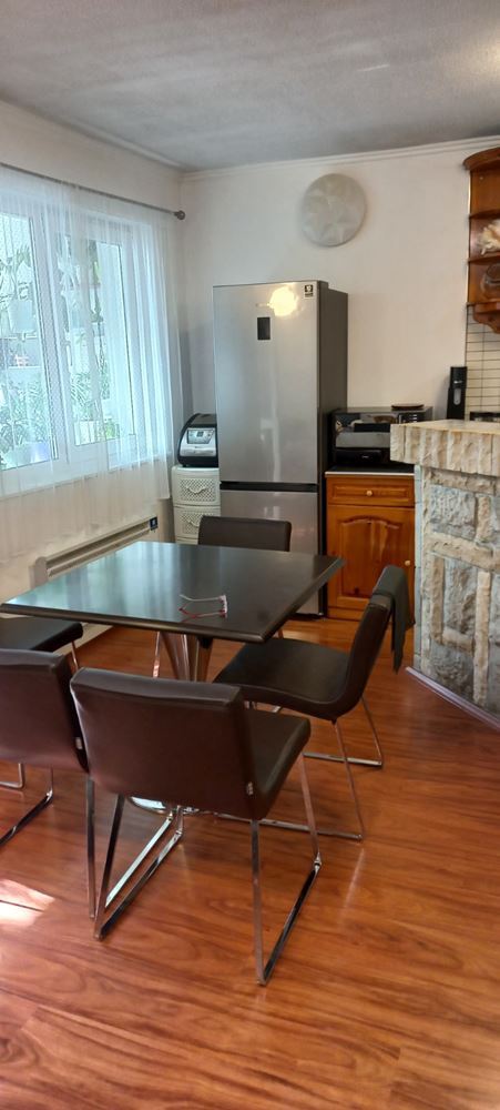 Продава Четиристаен Апартамент Тухлена Сграда - 0