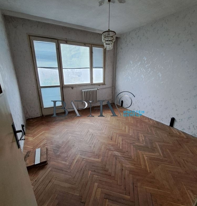 3-стаен - Варна, Младост 1 - 0