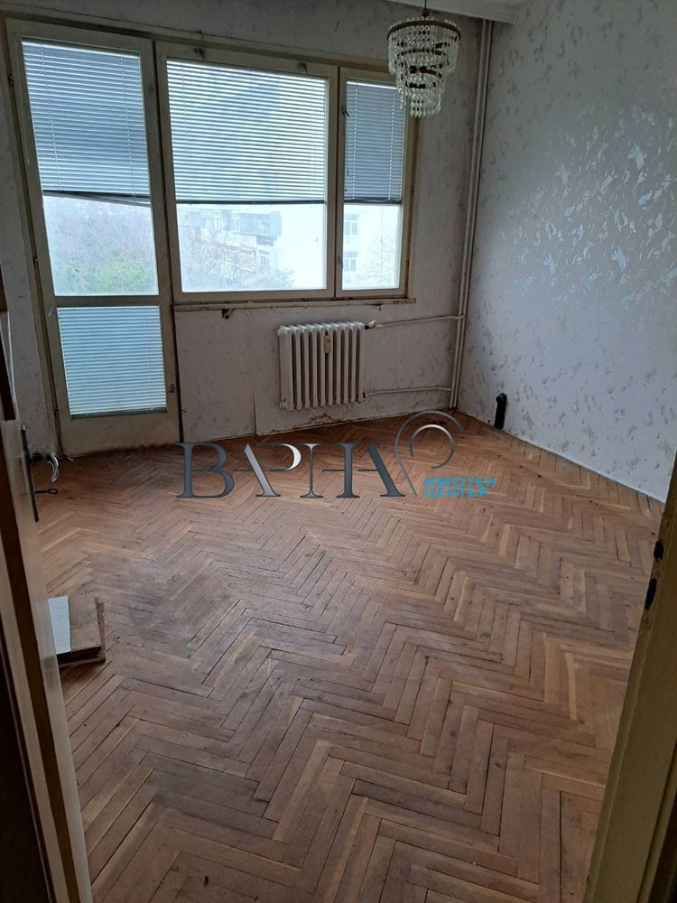 3-стаен - Варна, Младост 1 - 0