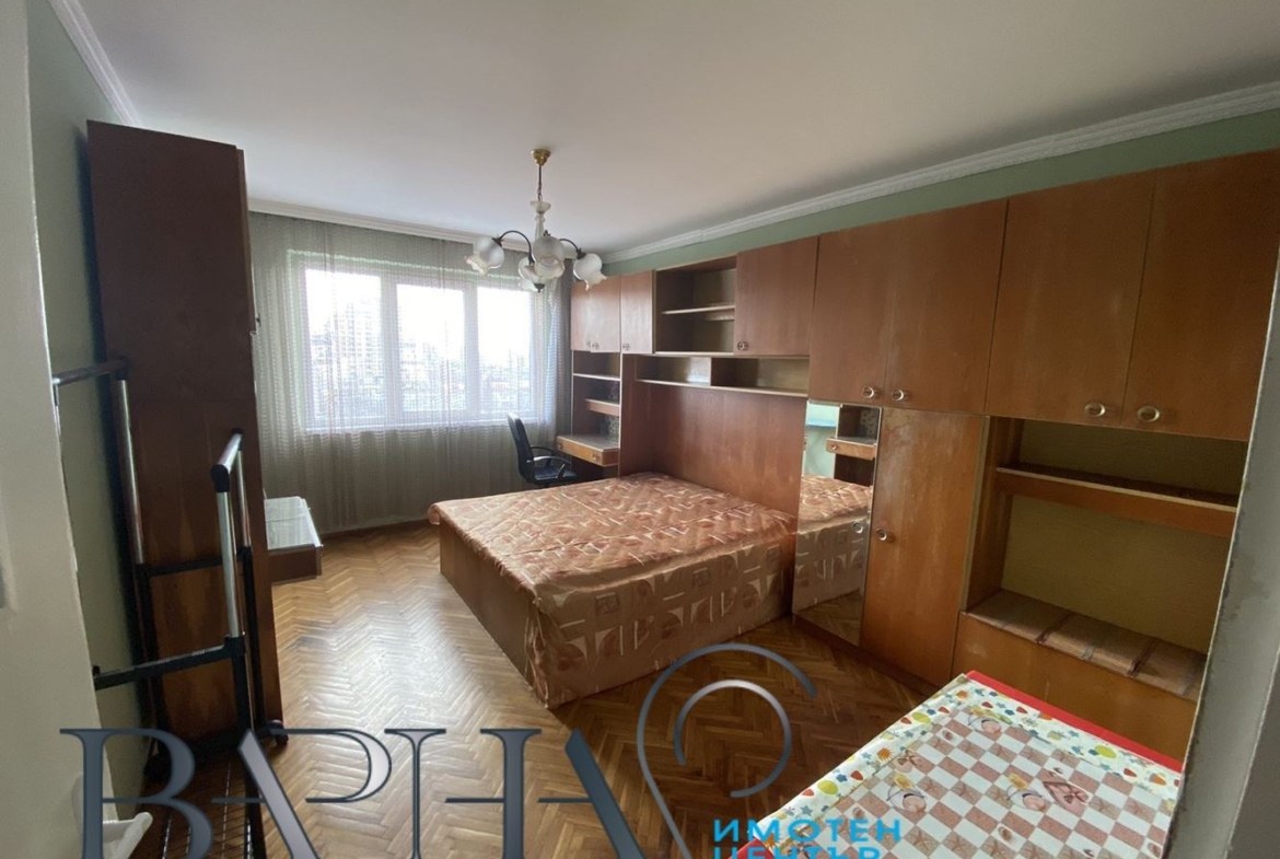 3-стаен - Варна, Генералите - 0