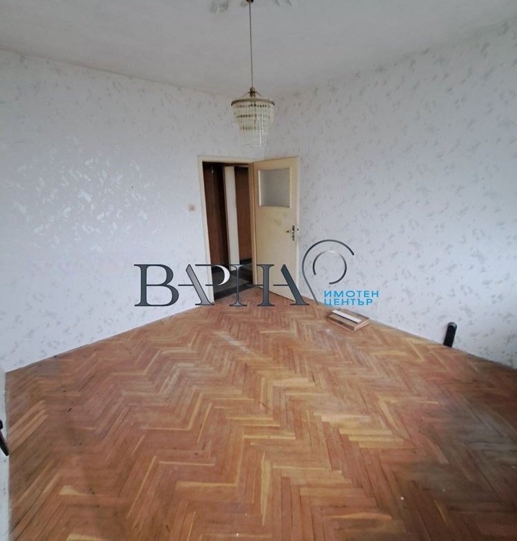 3-стаен - Варна, Младост 1 - 0