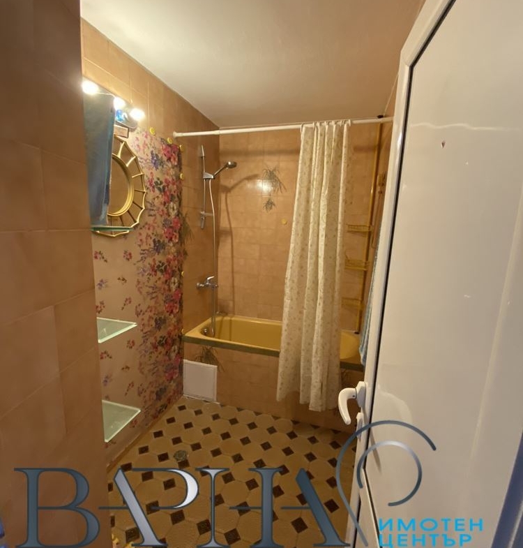 3-стаен - Варна, Генералите - 0