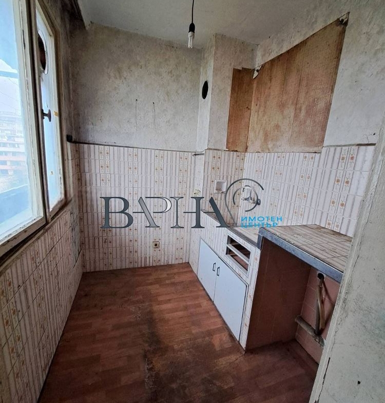 3-стаен - Варна, Младост 1 - 0