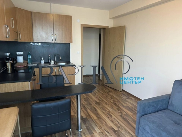 Продава Двустаен Апартамент с Паркомясто - 0