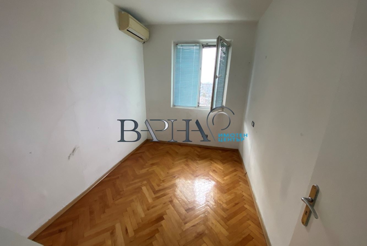 Продава Тристаен Апартамент Панелен Блок Трошево - 0