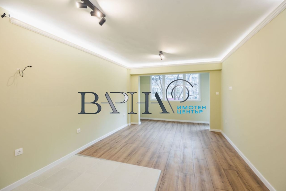 Продава Тристаен апартамент Чайка До Пазара - 0