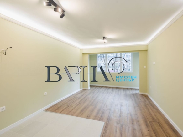 Продава Тристаен апартамент Чайка До Пазара - 0