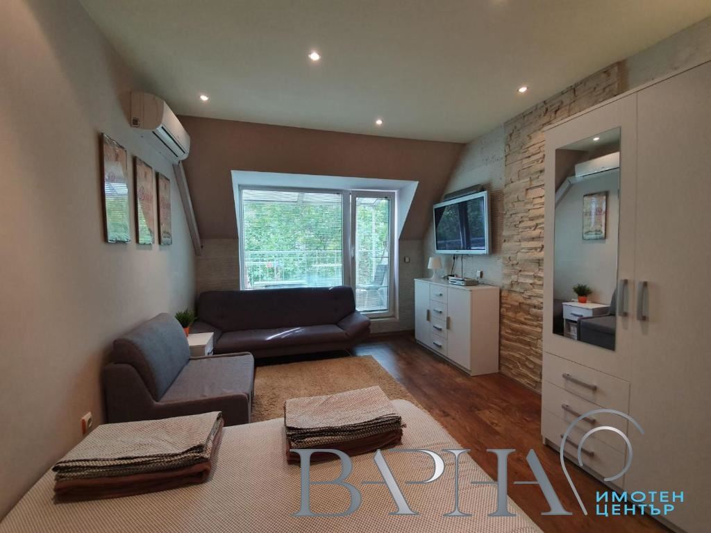 2-стаен - Варна, Базар Левски - 0