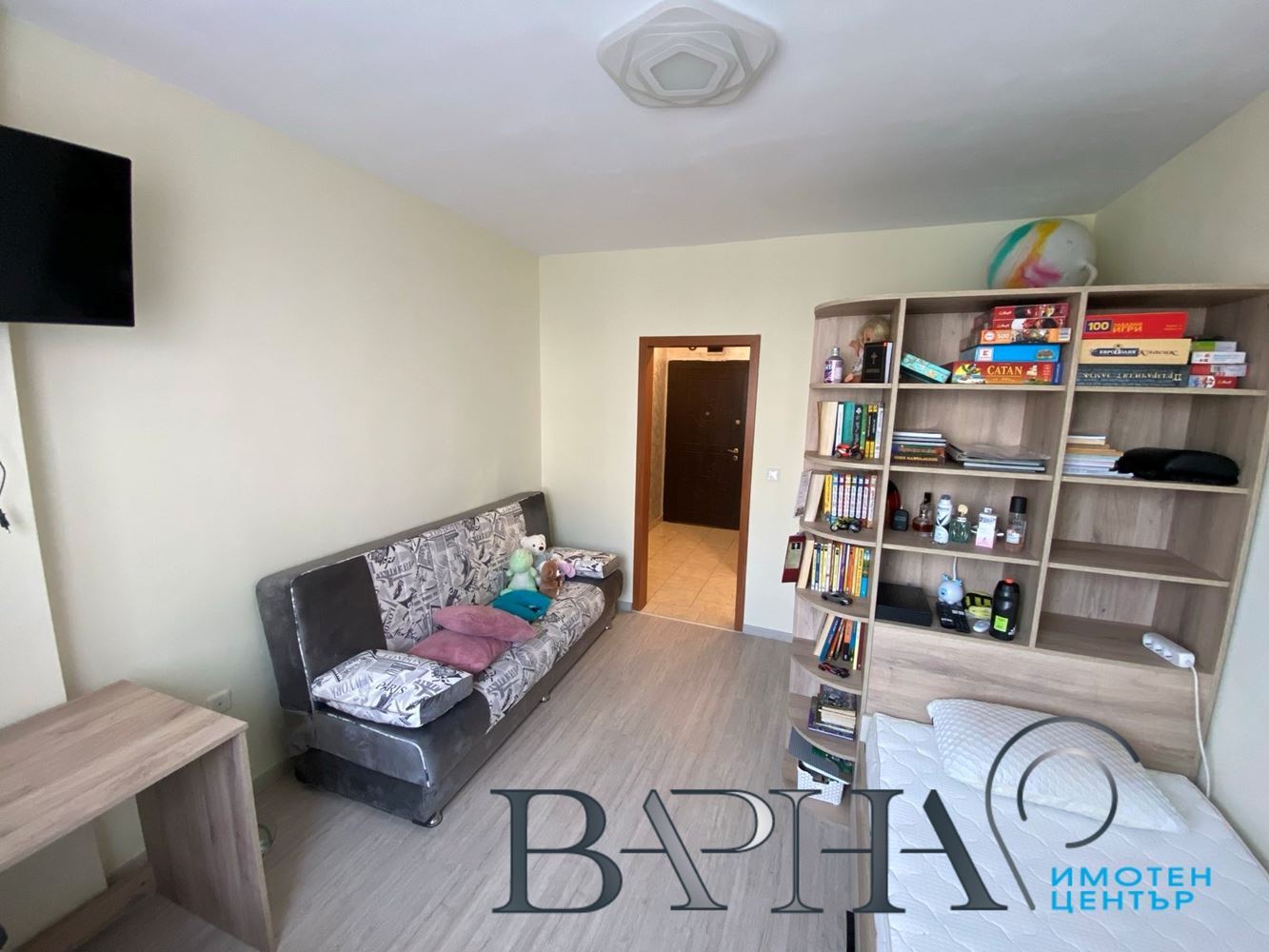 Отдава Под Наем Обзаведен Апартамент с Двойно Паркомясто Възраждане 1 - 0