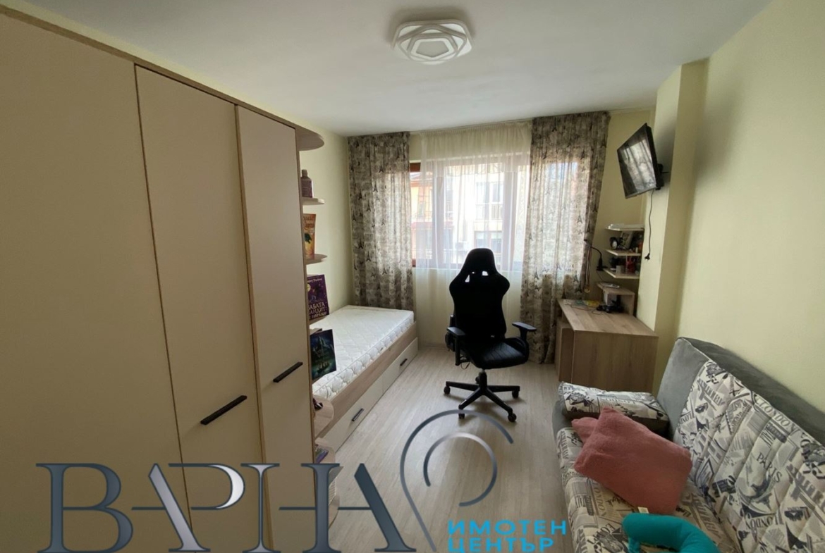 Отдава Под Наем Обзаведен Апартамент с Двойно Паркомясто Възраждане 1 - 0