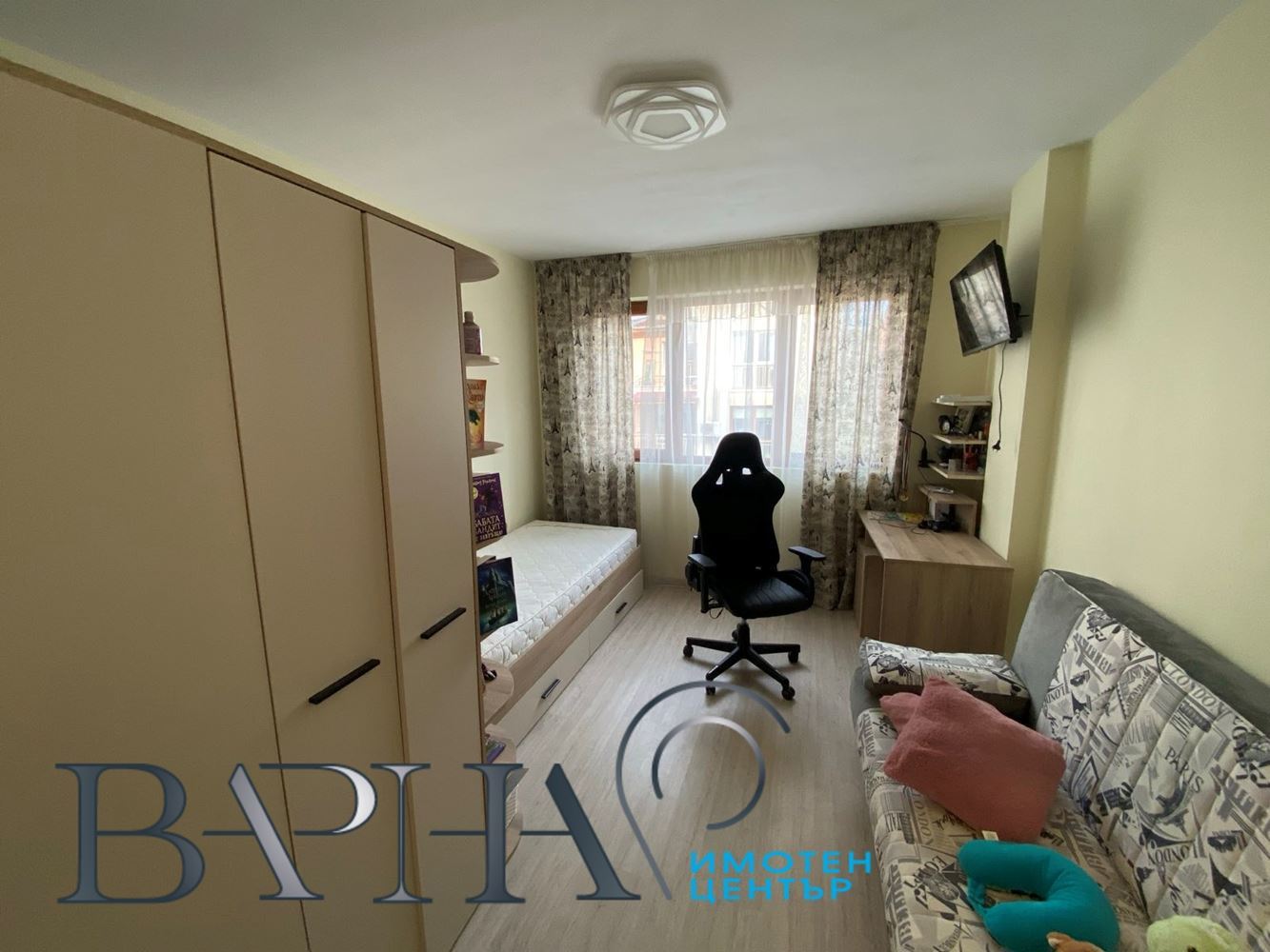 Отдава Под Наем Обзаведен Апартамент с Двойно Паркомясто Възраждане 1 - 0