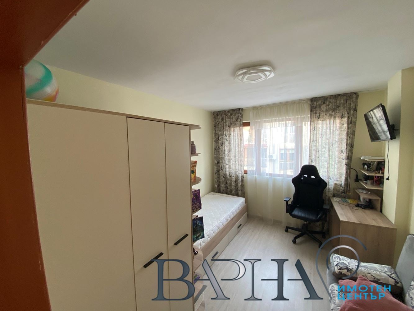 Отдава Под Наем Обзаведен Апартамент с Двойно Паркомясто Възраждане 1 - 0