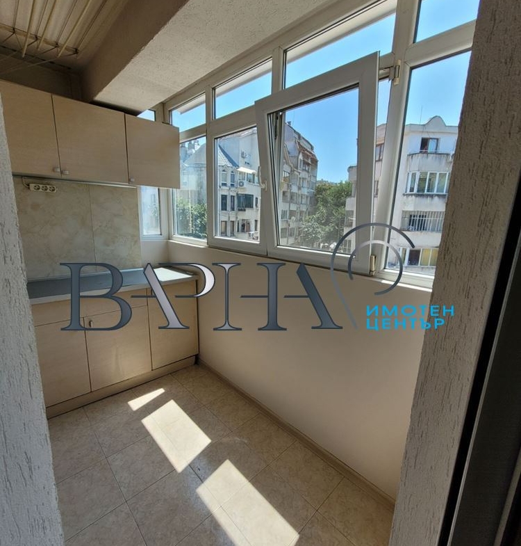 Под Наем Тристаен Обзаведен Апартамент - 0