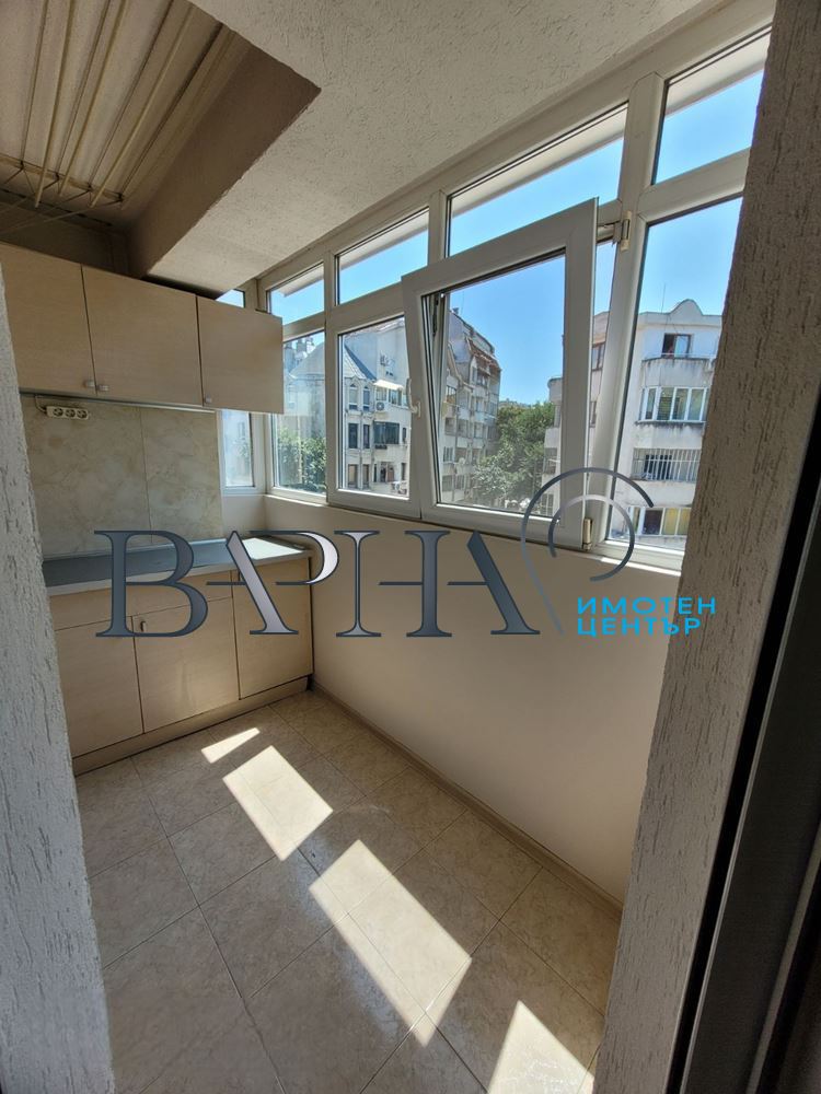 Под Наем Тристаен Обзаведен Апартамент - 0