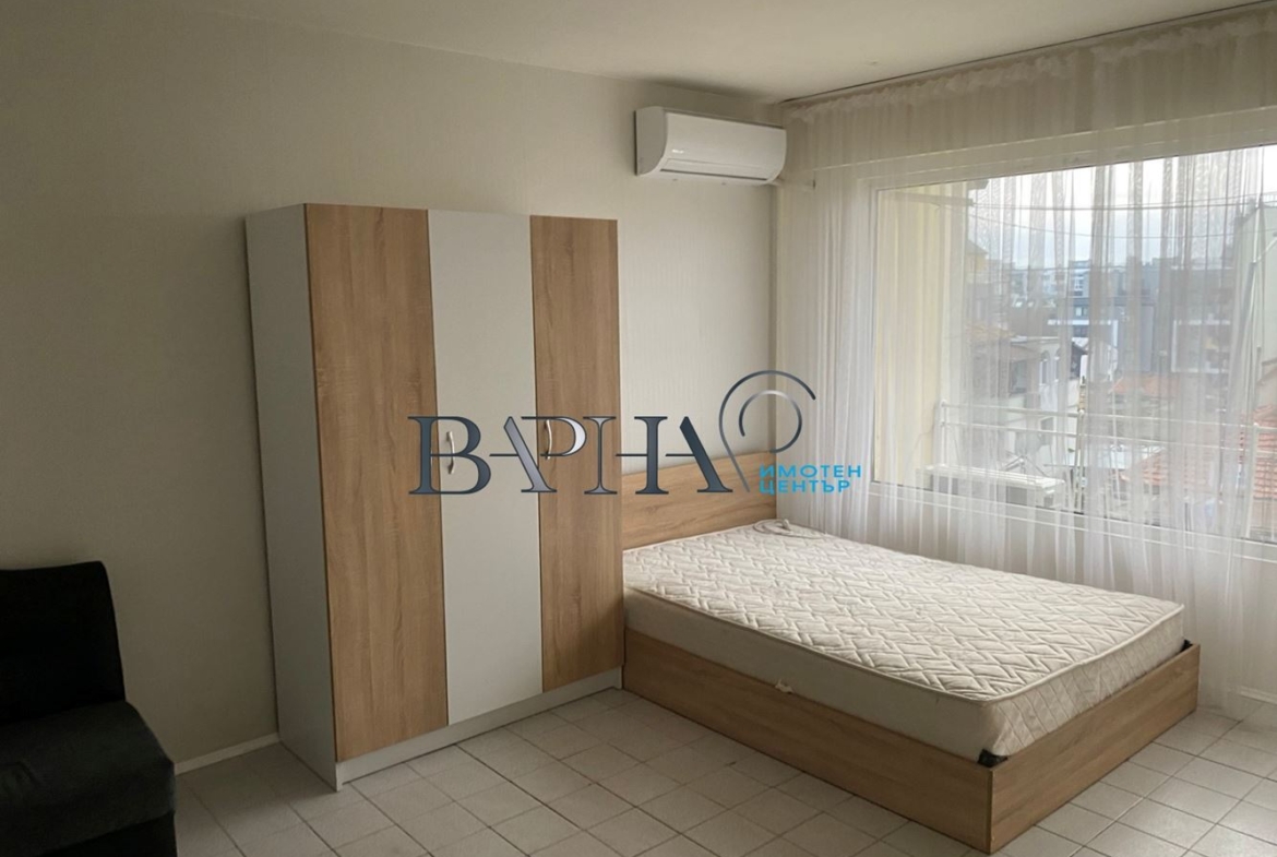 Продава Южна Гарсониера в кв. Трошево - 0