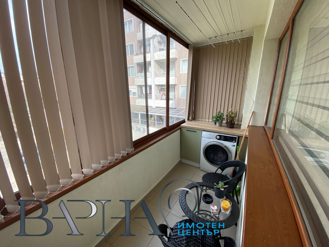 Отдава Под Наем Обзаведен Апартамент с Двойно Паркомясто Възраждане 1 - 0