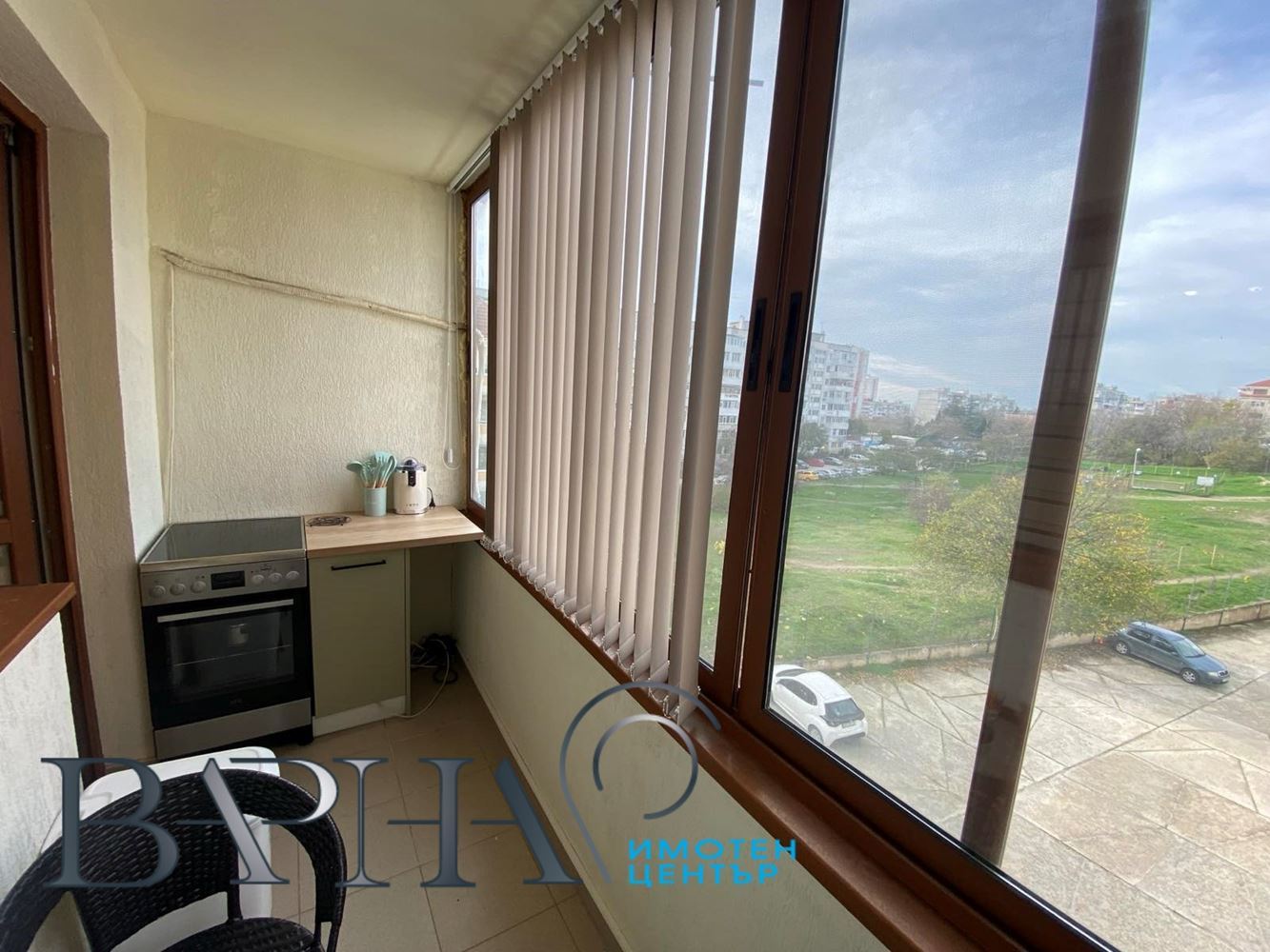 Отдава Под Наем Обзаведен Апартамент с Двойно Паркомясто Възраждане 1 - 0