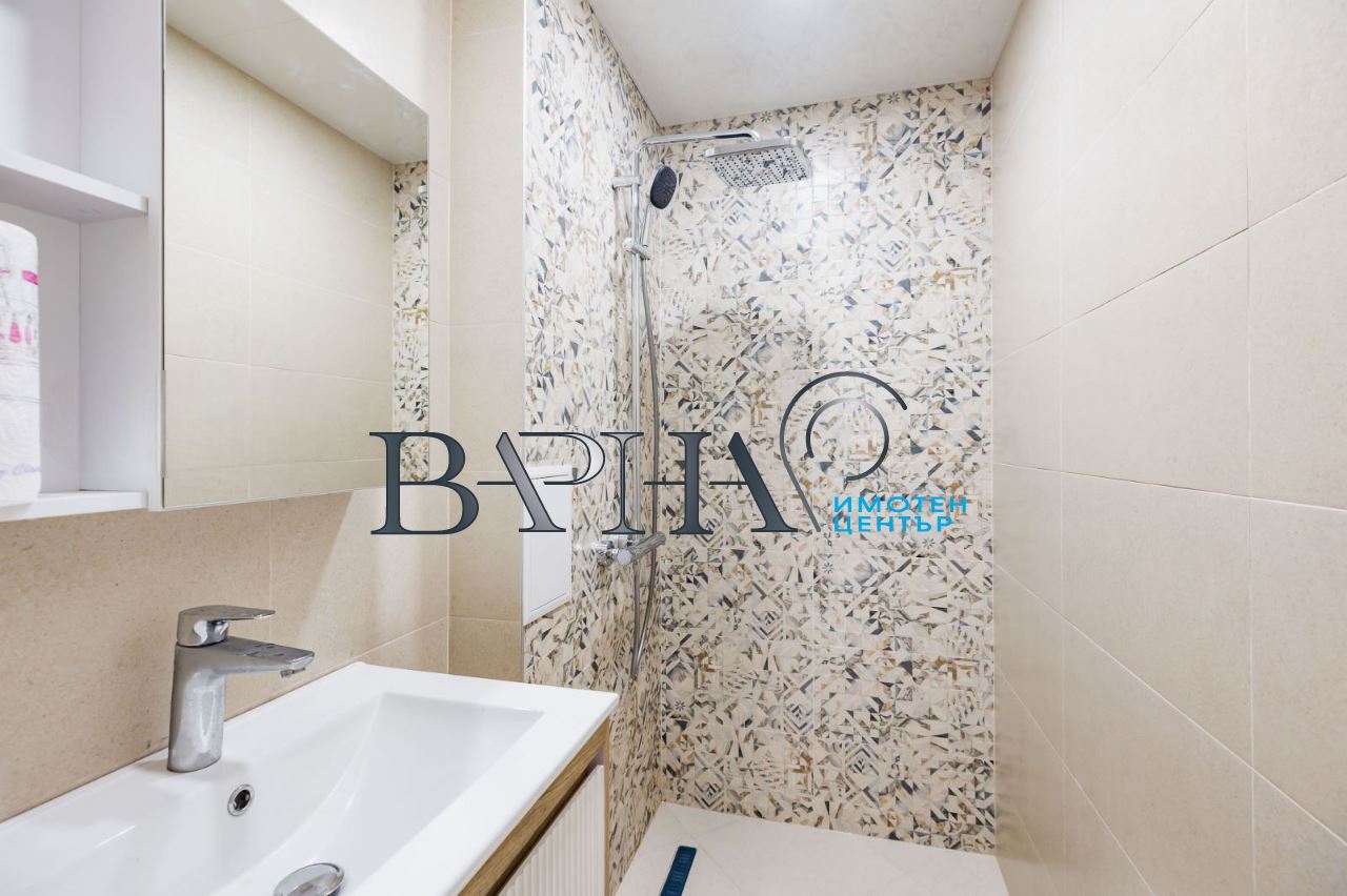 Продава Тристаен апартамент Чайка До Пазара - 0