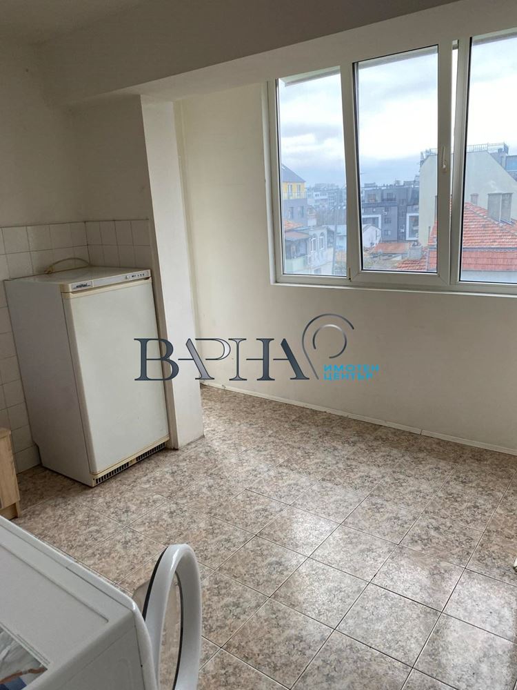 Продава Южна Гарсониера в кв. Трошево - 0