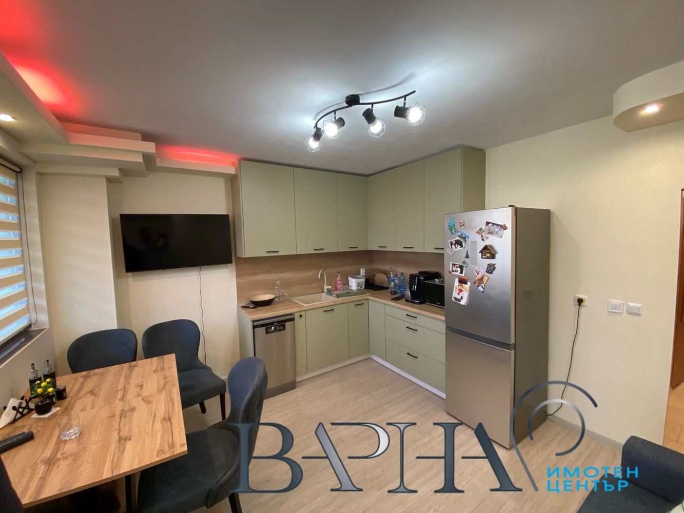 Отдава Под Наем Обзаведен Апартамент с Двойно Паркомясто Възраждане 1 - 0