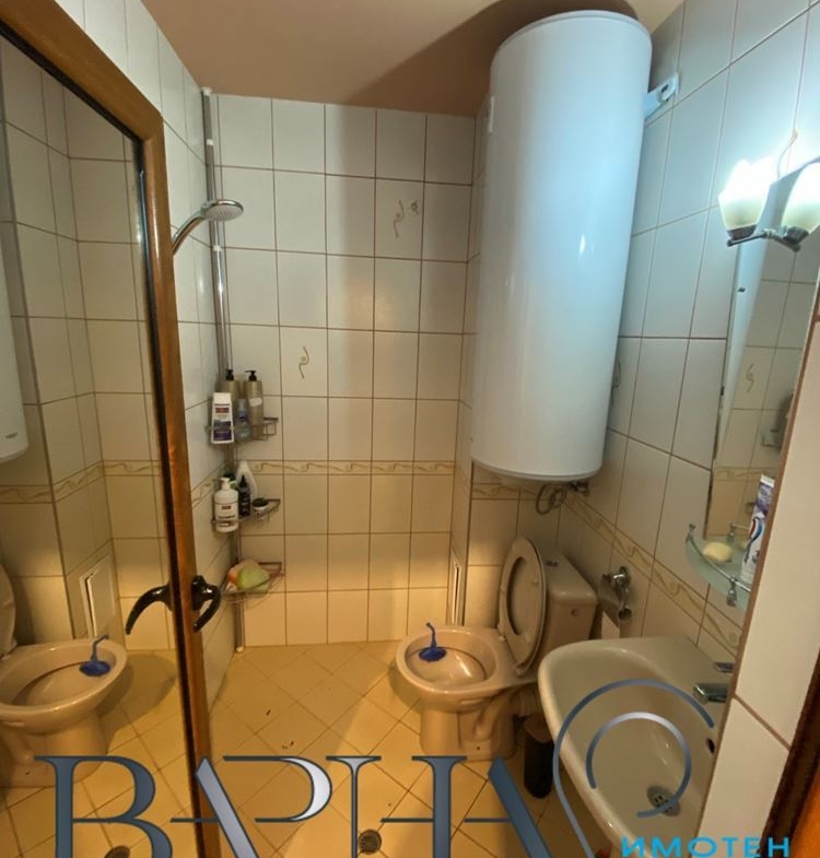 Отдава Под Наем Обзаведен Апартамент с Двойно Паркомясто Възраждане 1 - 0