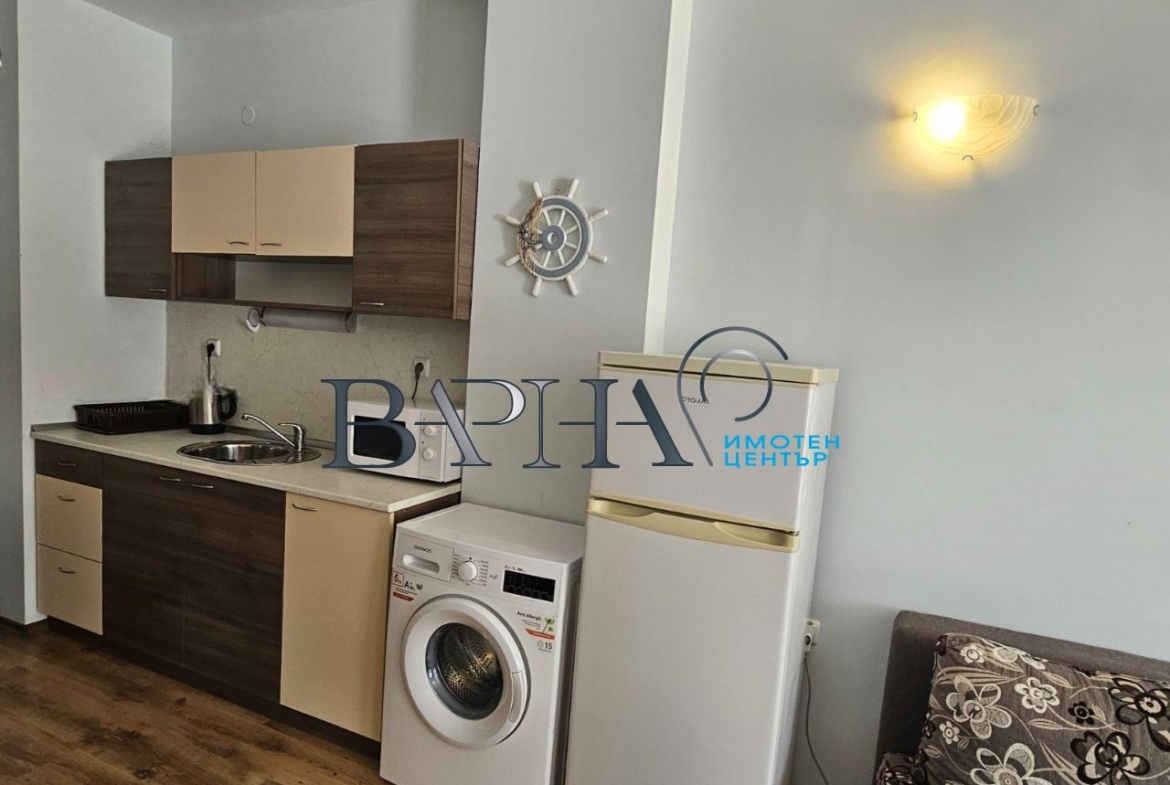 Продава обзаведен двустаен апартамент к.к. Зл Пясъци - 0