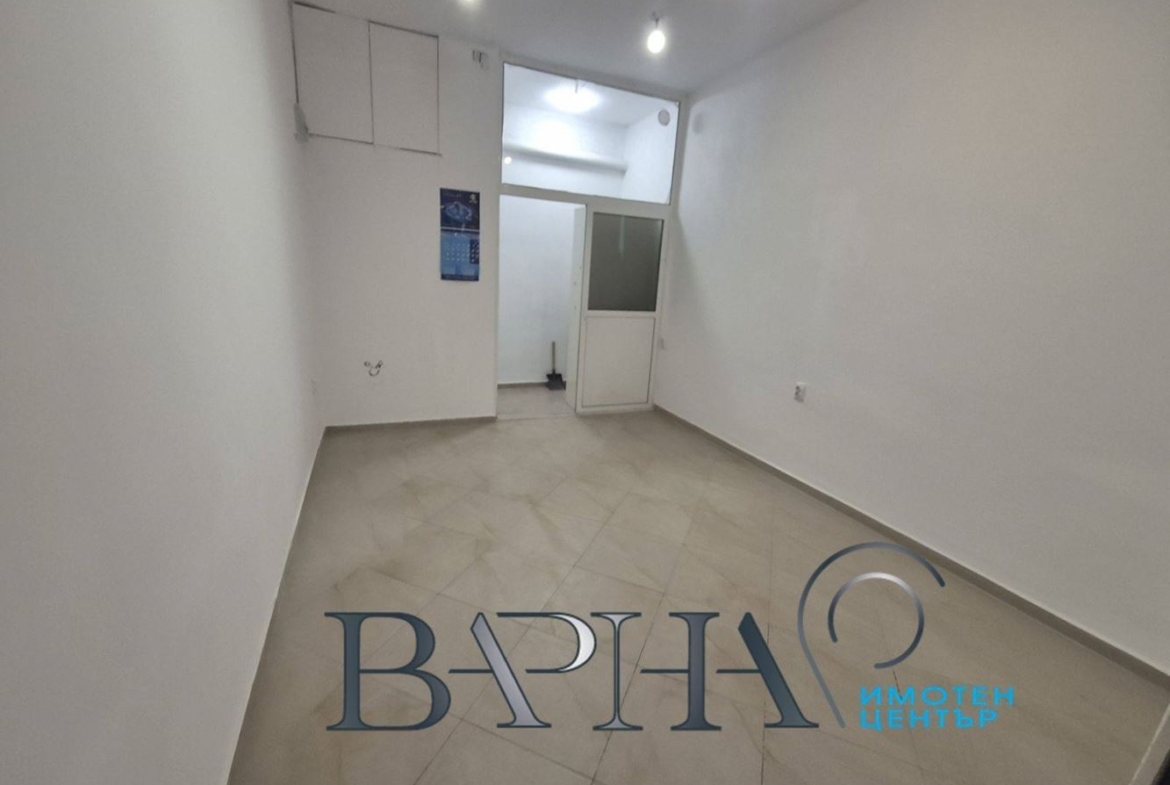 Офис - Варна, Лятно кино Тракия - 0