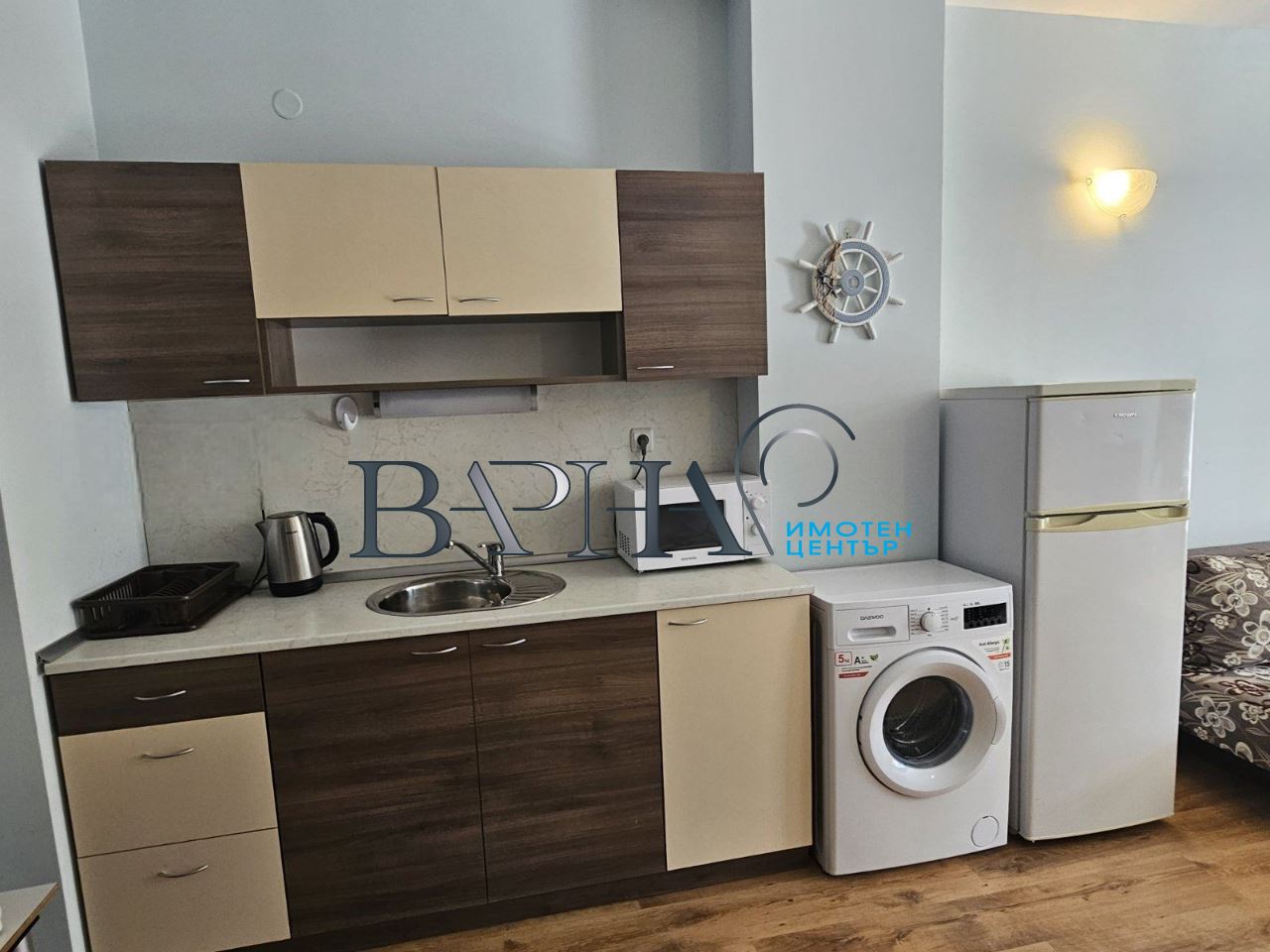 Продава обзаведен двустаен апартамент к.к. Зл Пясъци - 0