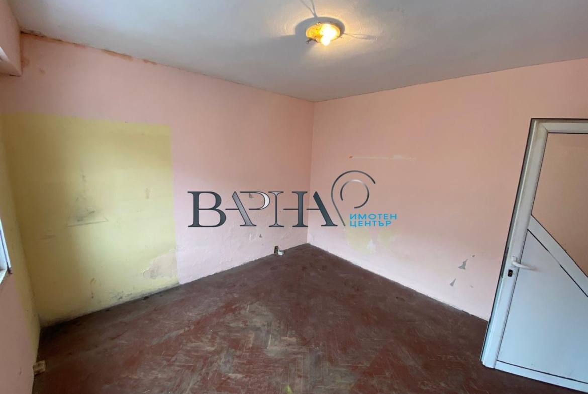 Левски Спалня Хол Кухня - 0