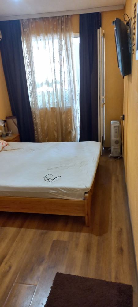 Продава Четиристаен Апартамент Тухлена Сграда - 0