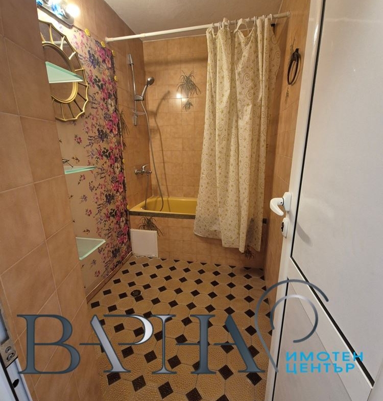 3-стаен - Варна, Генералите - 0