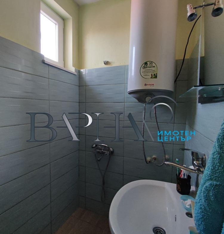 Етаж от къща - Добрич, област, гр.Генерал Тошево - 0