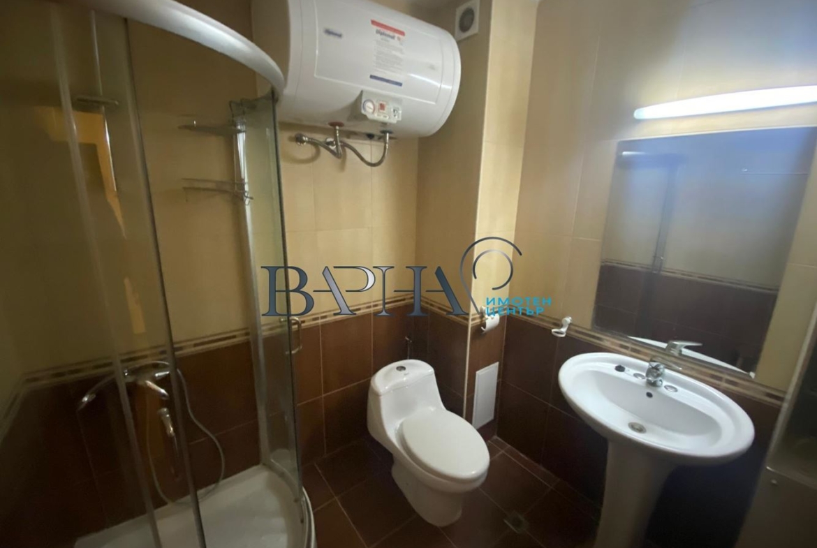 Просторен Двустаен Апартамент - 0