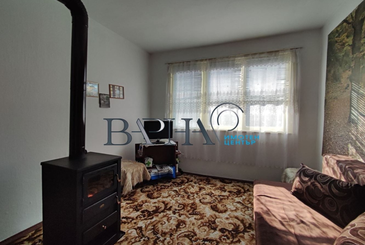 Етаж от къща - Добрич, област, гр.Генерал Тошево - 0