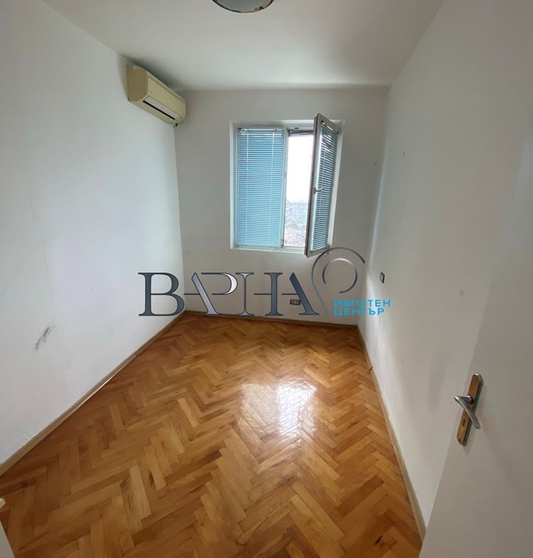 Продава Тристаен Апартамент Панелен Блок Трошево - 0