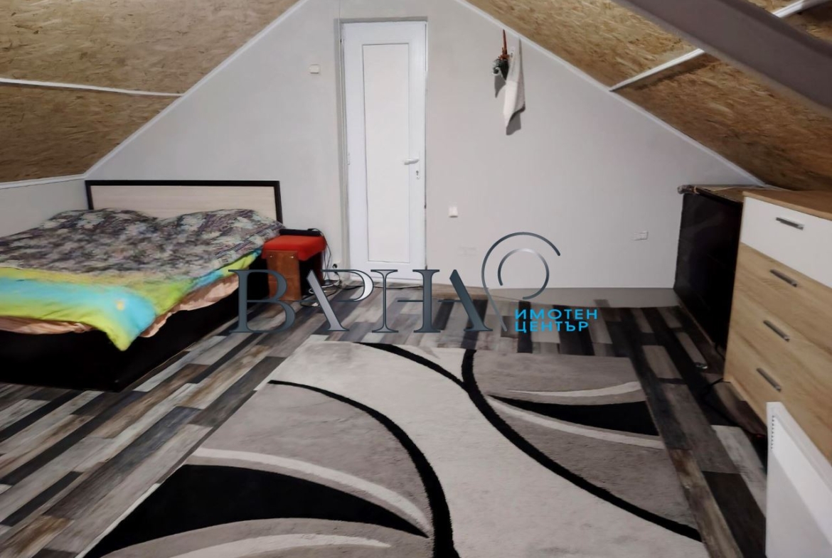 Продава Къща с Двор в с. Аврен - 0