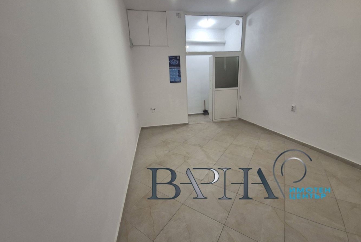 Офис - Варна, Лятно кино Тракия - 0