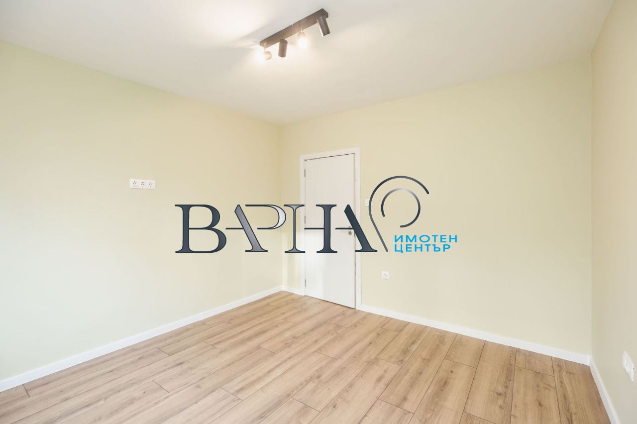 Продава Тристаен апартамент Чайка До Пазара - 0