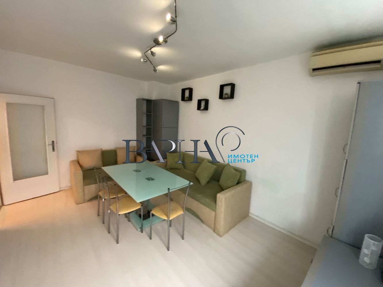 Продава Тристаен Апартамент Панелен Блок Трошево - 0