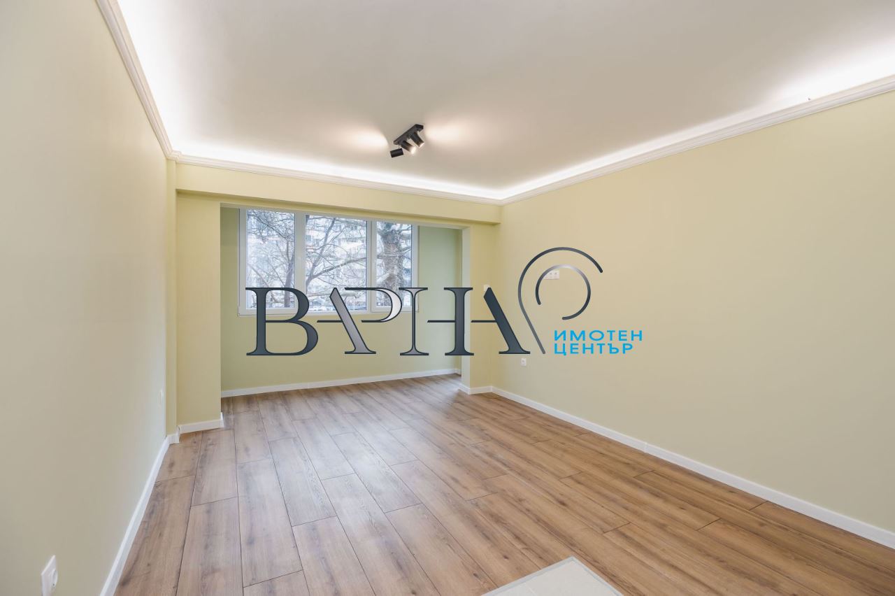 Продава Тристаен апартамент Чайка До Пазара - 0