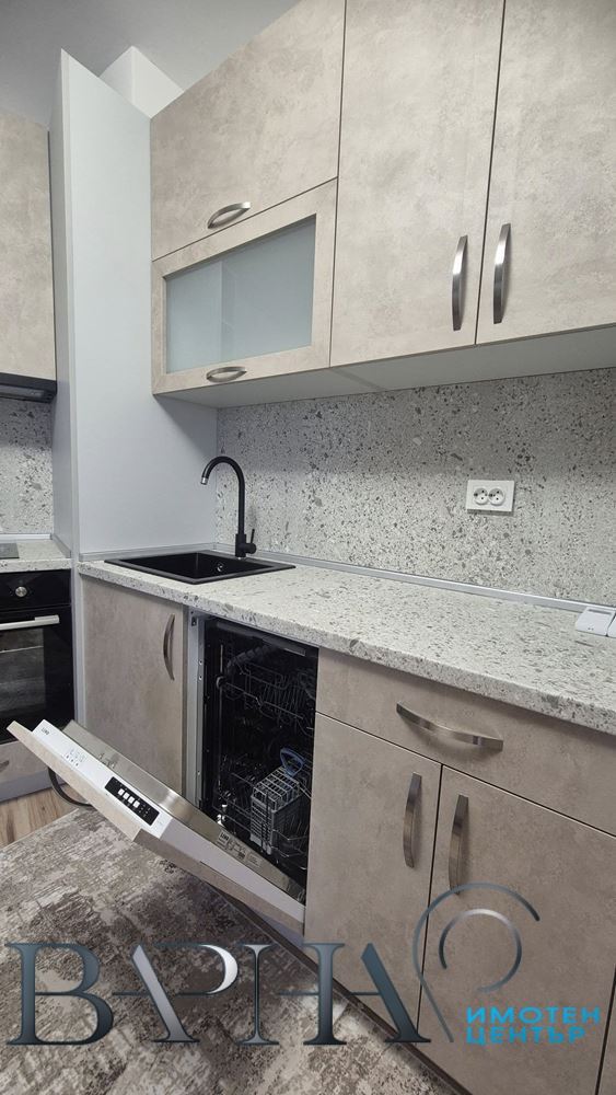 2-стаен - Варна, Младост 2 - 0