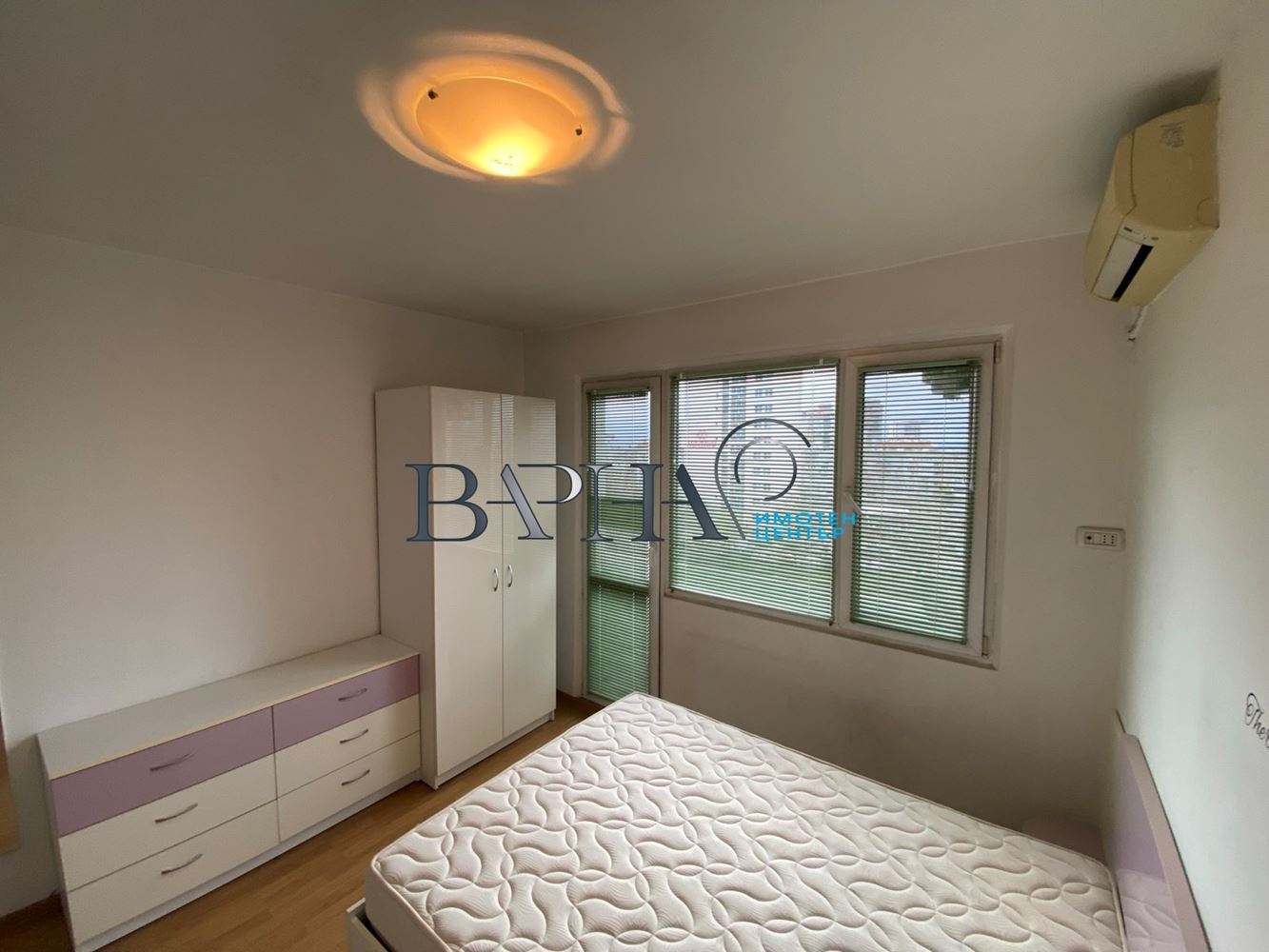 Продава Тристаен Апартамент Панелен Блок Трошево - 0