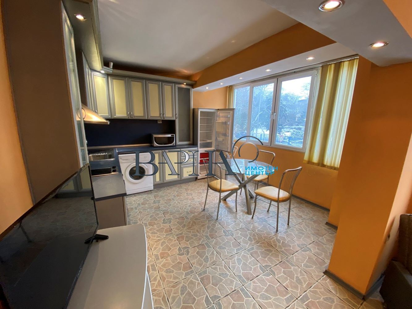 2-стаен - Варна, Генералите - 0