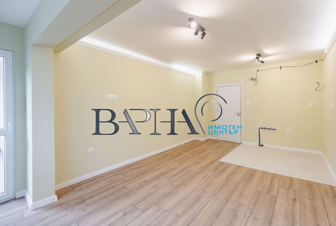 Продава Тристаен апартамент Чайка До Пазара - 0