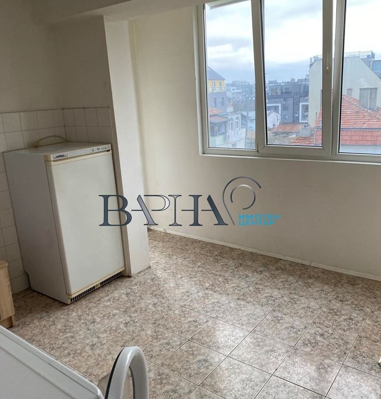 Продава Южна Гарсониера в кв. Трошево - 0