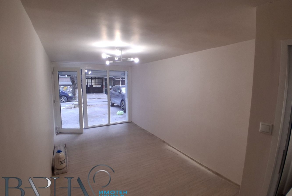 Офис - Варна, Зимно кино Тракия - 0