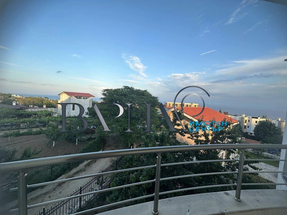 Продава Двустаен Апартамент с Паркомясто - 0